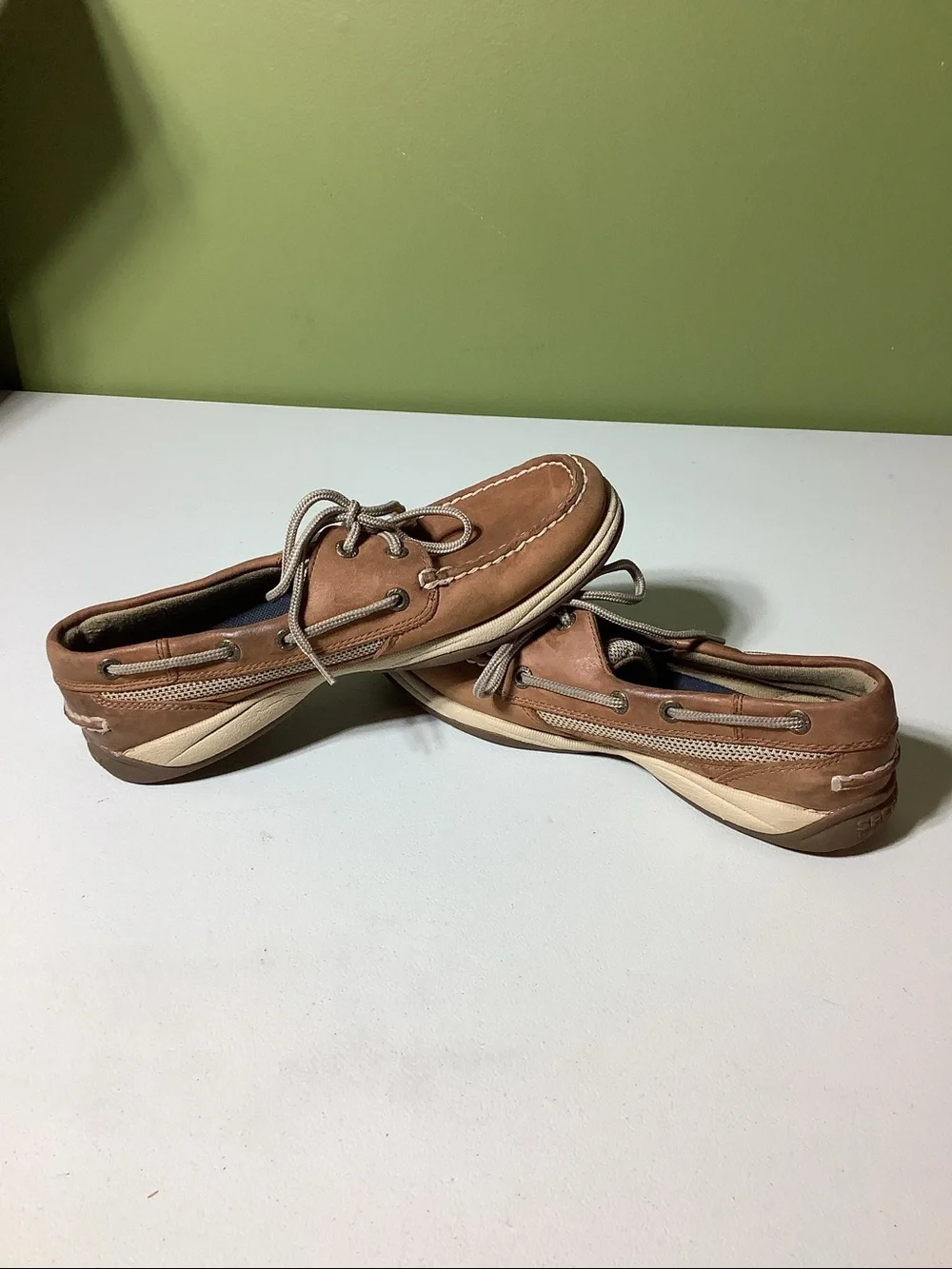 Sperry topsider tan leather boat shoes, size 7.5